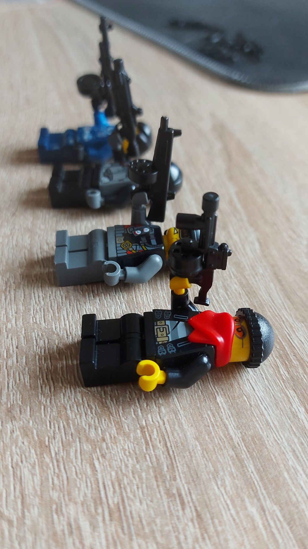 Custom bronie i akcesoria do figurek Lego