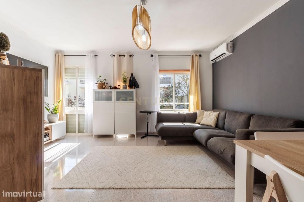 Apartamento T3 na Sobreda da Caparica com lugar de Garagem! – conforto