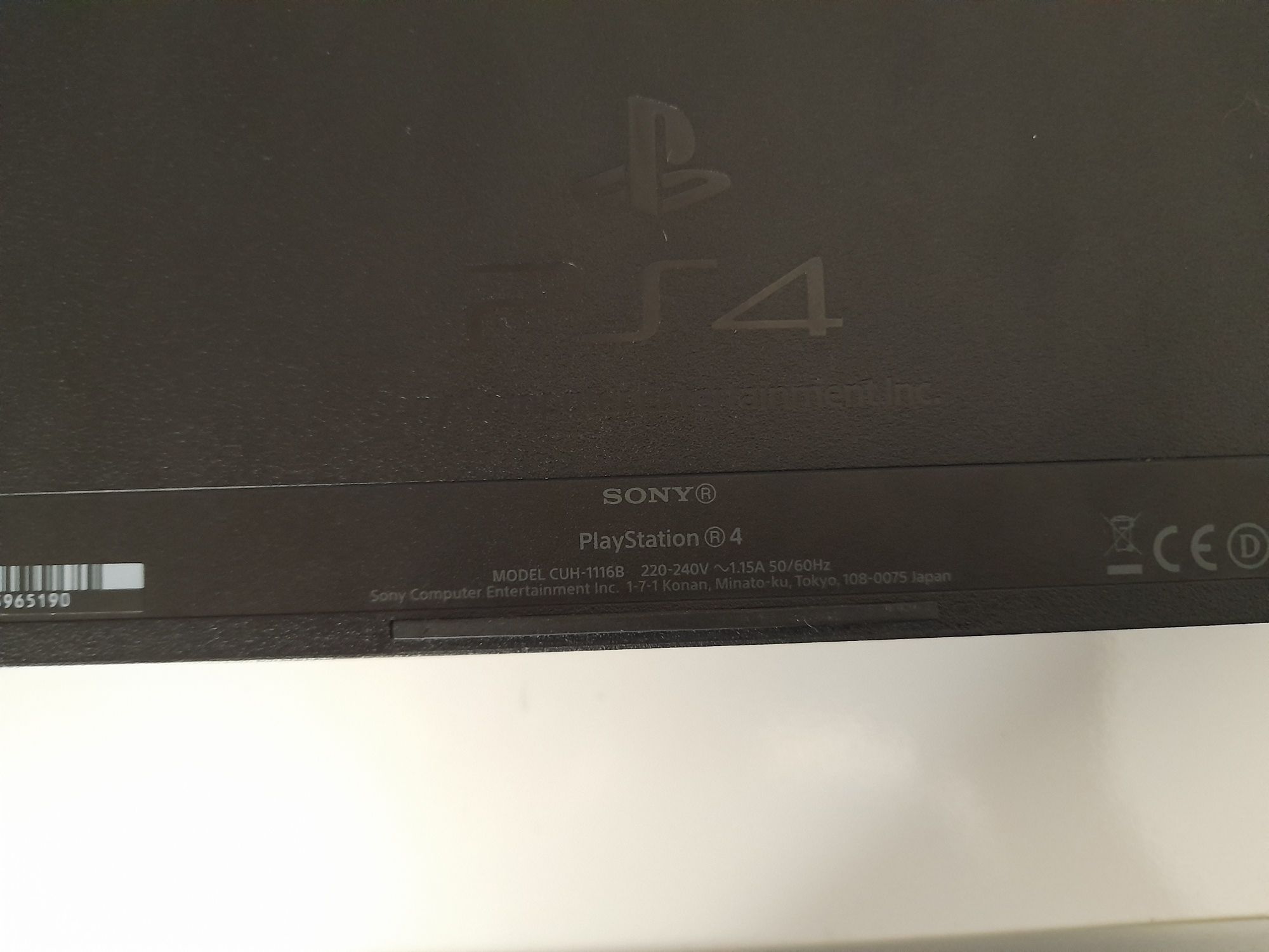 PS4 1 Tera *arranjo/peças* + 2 jogos