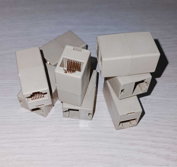 З'єднувач витої пари RJ45 / RJ45