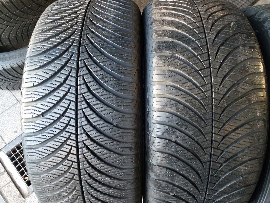 Opony komplet 245/45/18 całoroczne