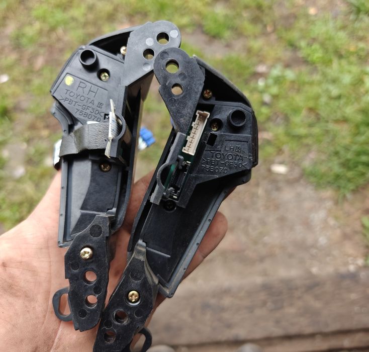 Кнопки руля, мультимедіа toyota avensis t25 дорест