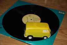 VW T1 bus vinyl killer by Tamco Japan lata 70 gramofon gadżet unikat