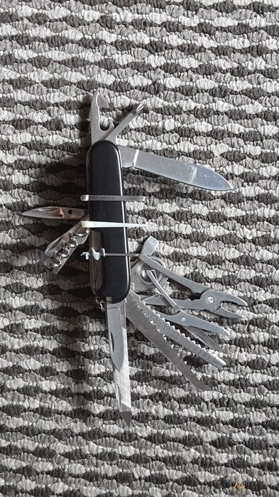 Scyzoryk, wielofunkcyjny multitool
