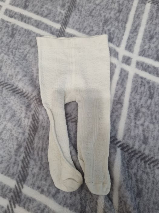 Biale rajstopki dla niemowlaka