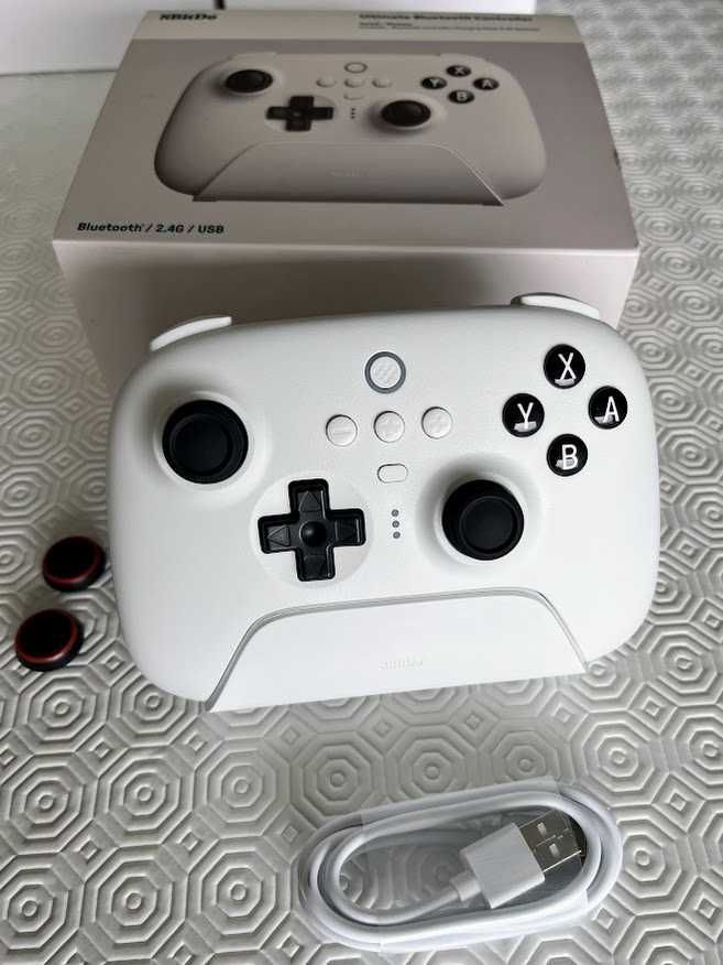 Comando 8BitDo Ultimate Bluetooth & 2.4g com Dock - Branco