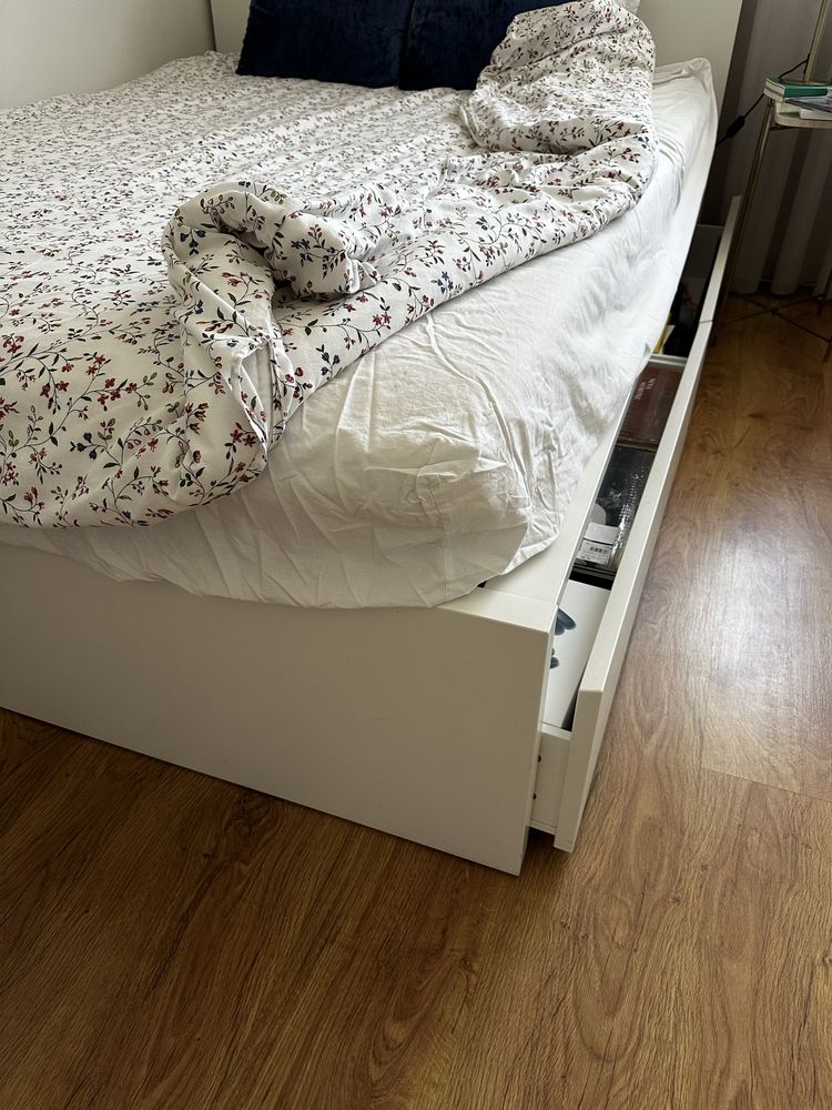 Cama de casal ikea com gavetas (colchão incluido)