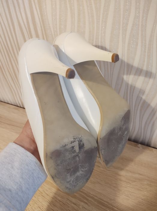 Buty skóra rozm. 39 kolor ecru