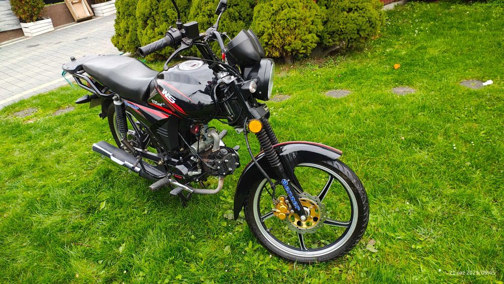 Motocykl WS 125 Benzer