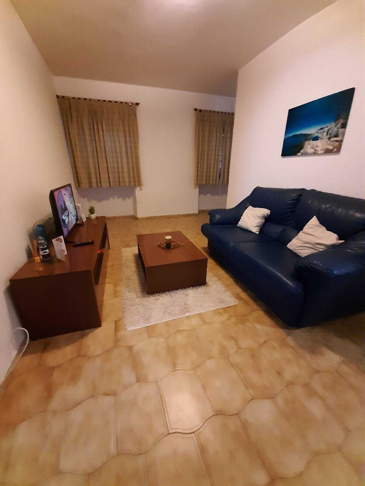 Quarto disponível - Apartamento T2 a estudantes ou professores