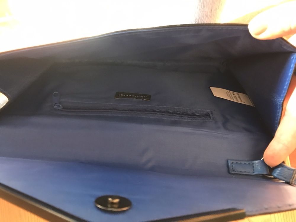Uma mala e uma mochila