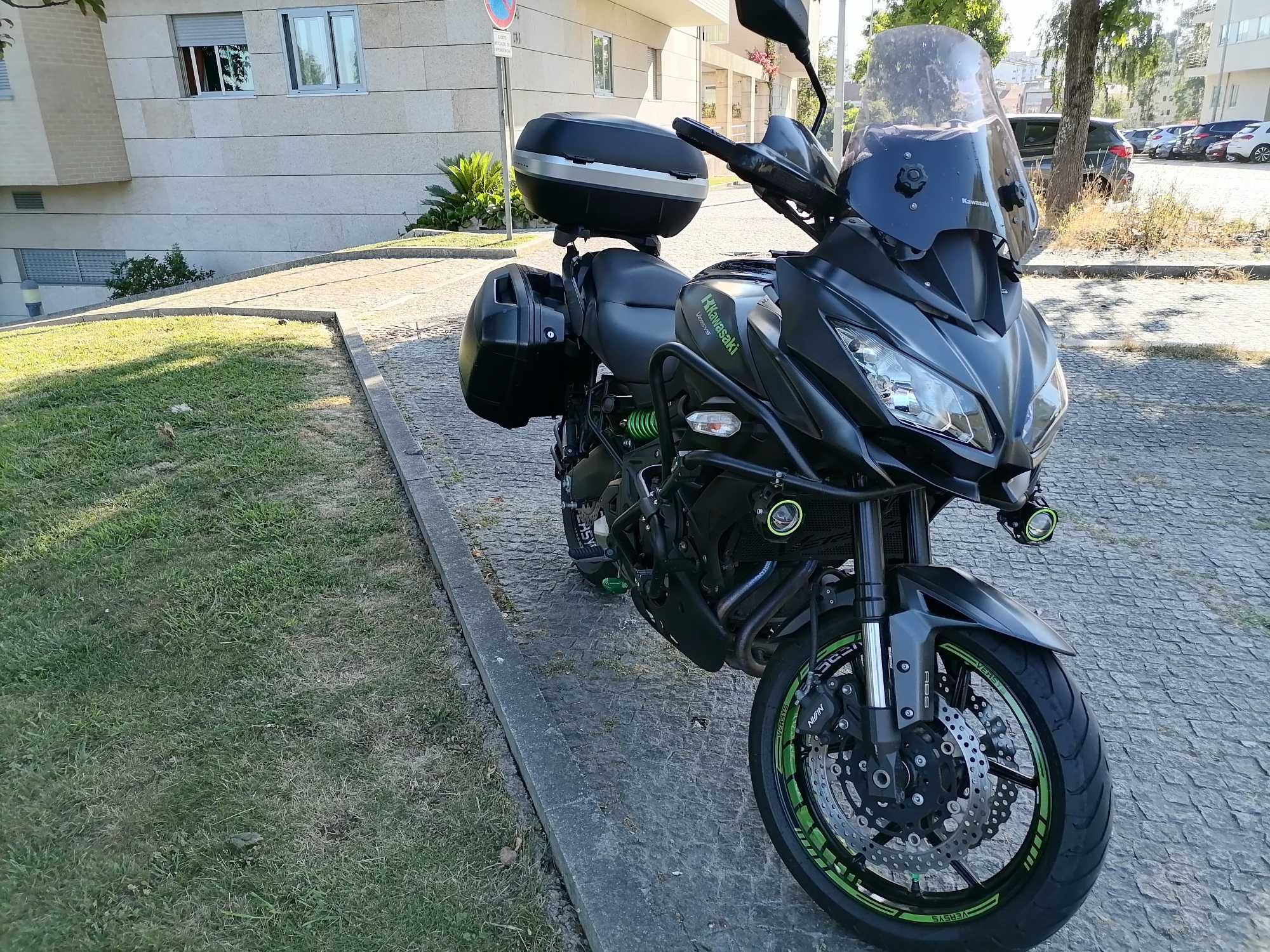 KAWASAKI VERSYS 650 ( mota com full extras )