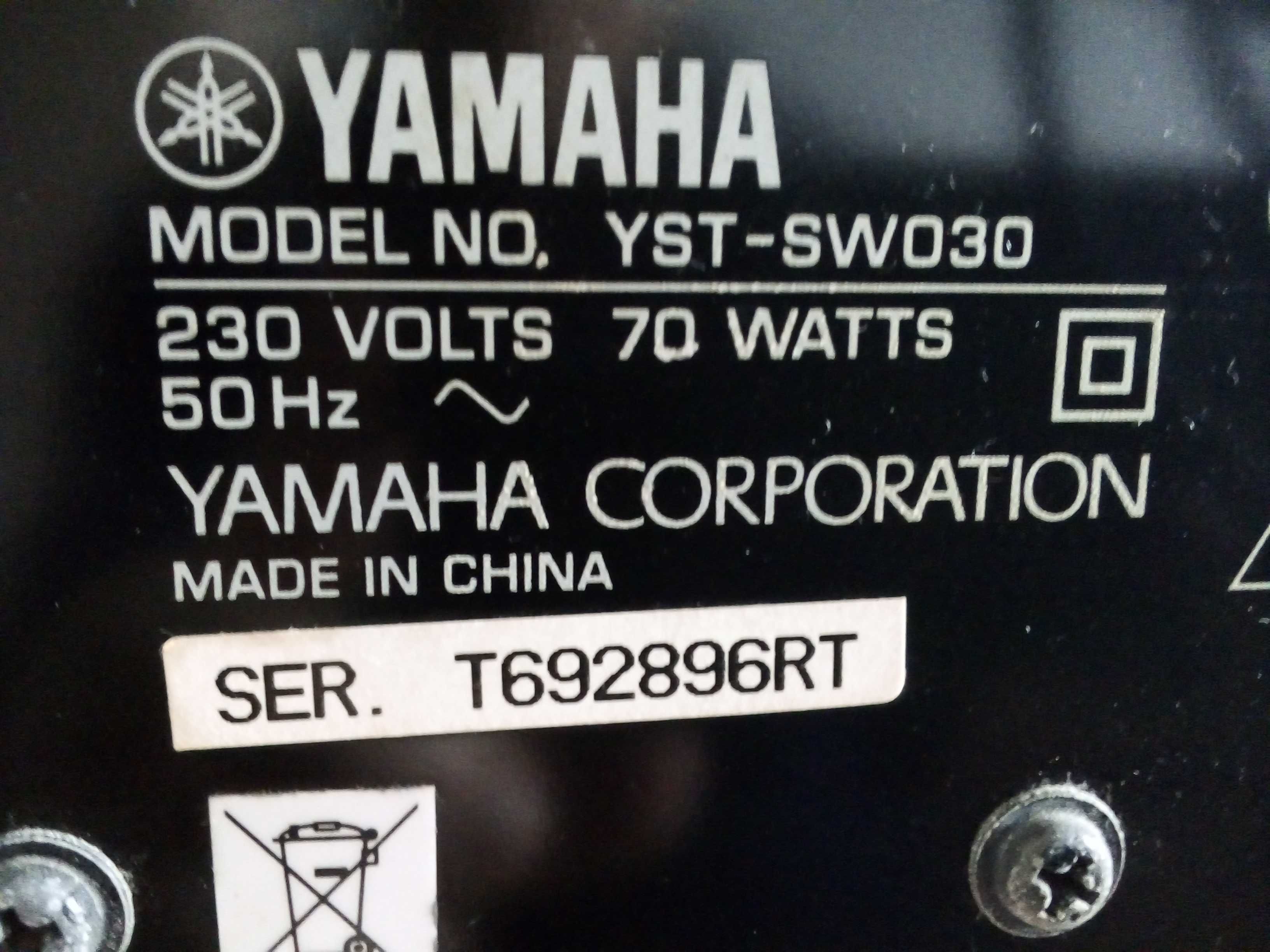 Subwoofer Yamaha YST-SW030 + głośnik centralny Yamaha NS-C55