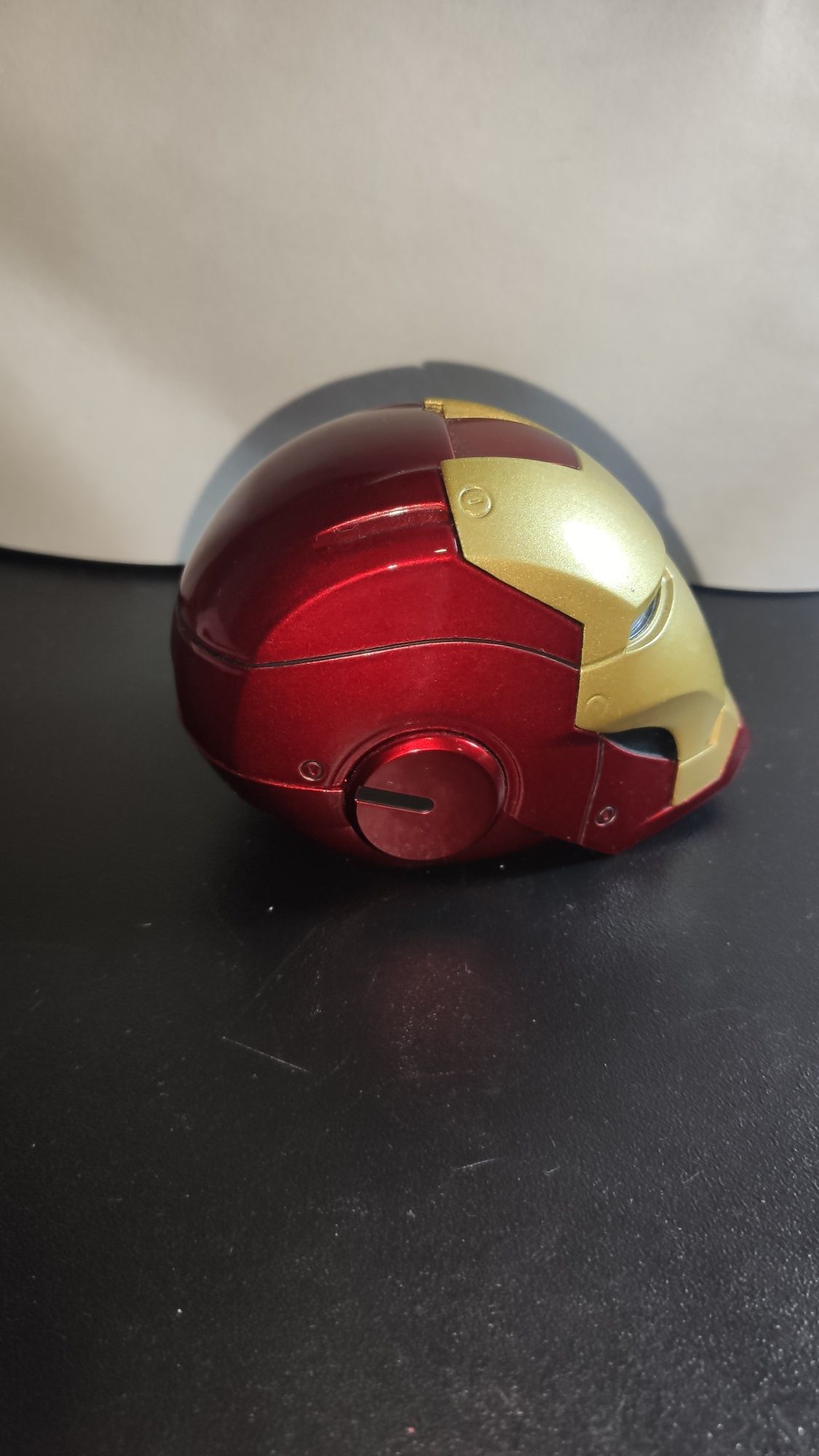 Cabeça do Iron Man da marvel da luz