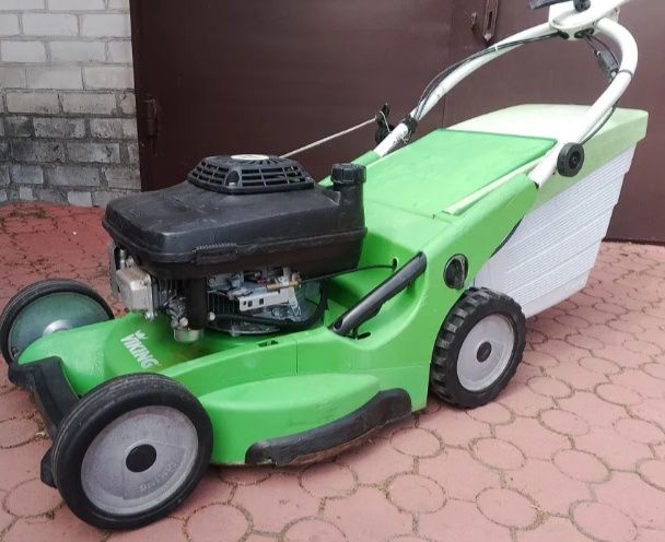 Газонокосилка бензиновая состояние новой.