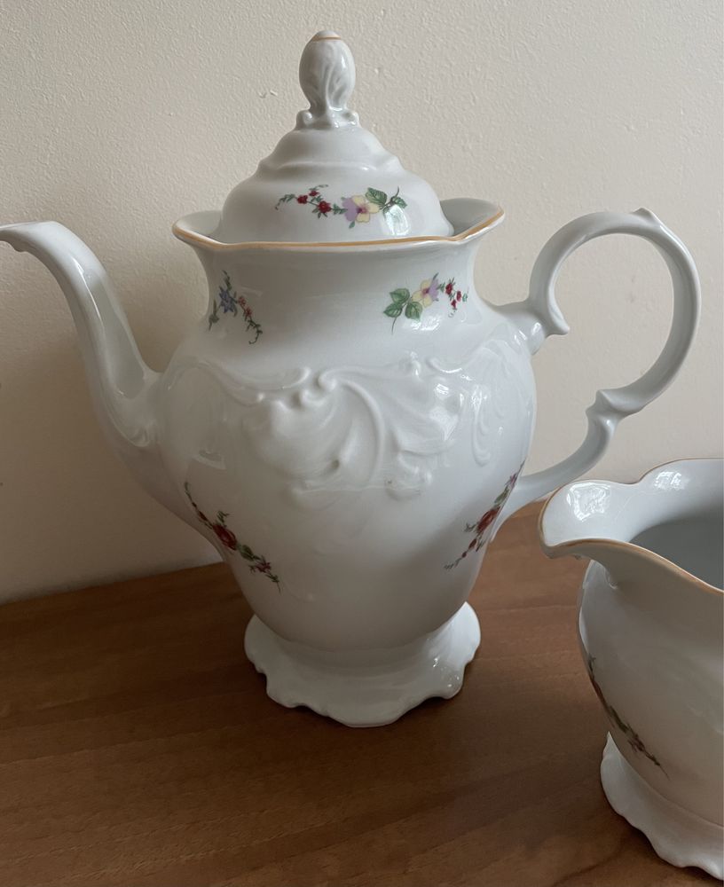 PRL - Wałbrzych - dzbanek / mlecznik / porcelana