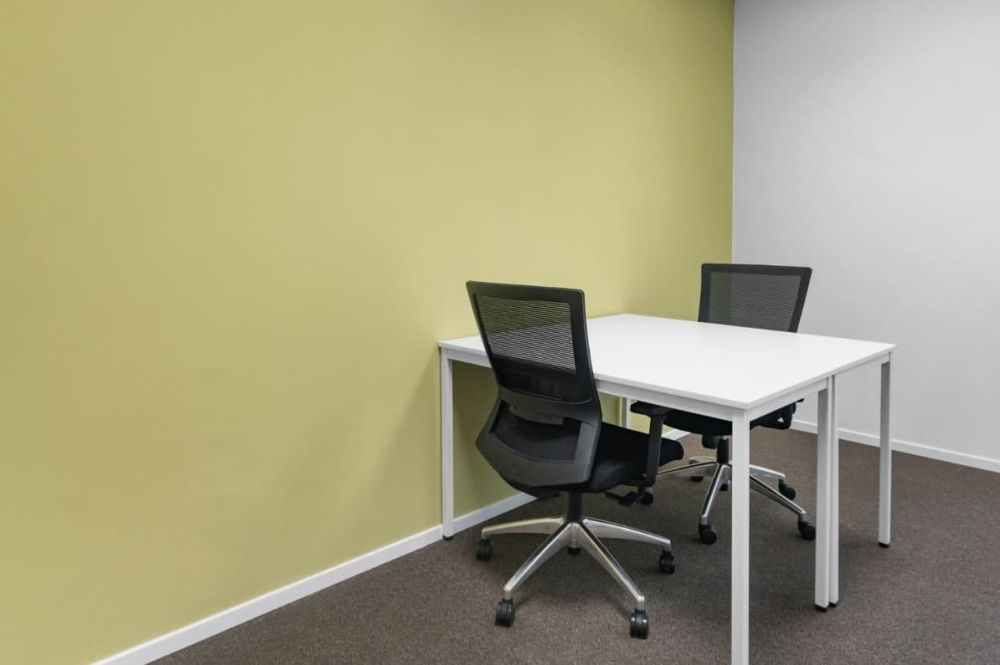 Wynajem biura w Warszawie:Prywatna 1-2 osobowa w Regus Witosa Point