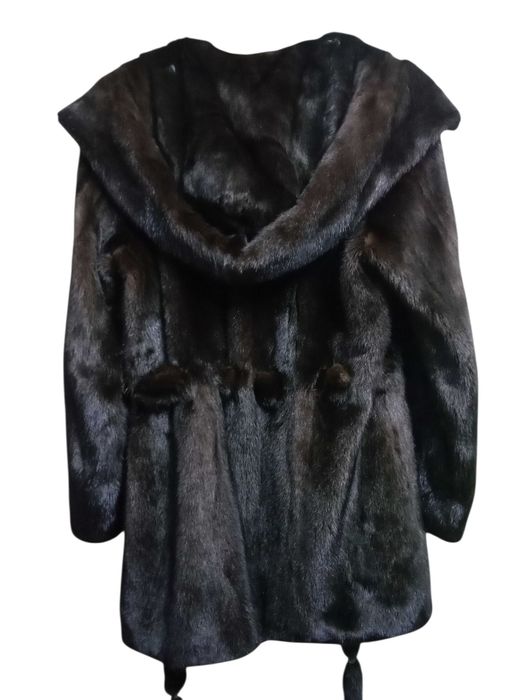 Как новая. В груди 105см. Норковая шуба. Натуральная шуба