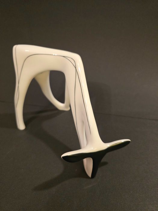 Figurka Ćmielów "Sarna" projekt Lubomir Tomaszewski