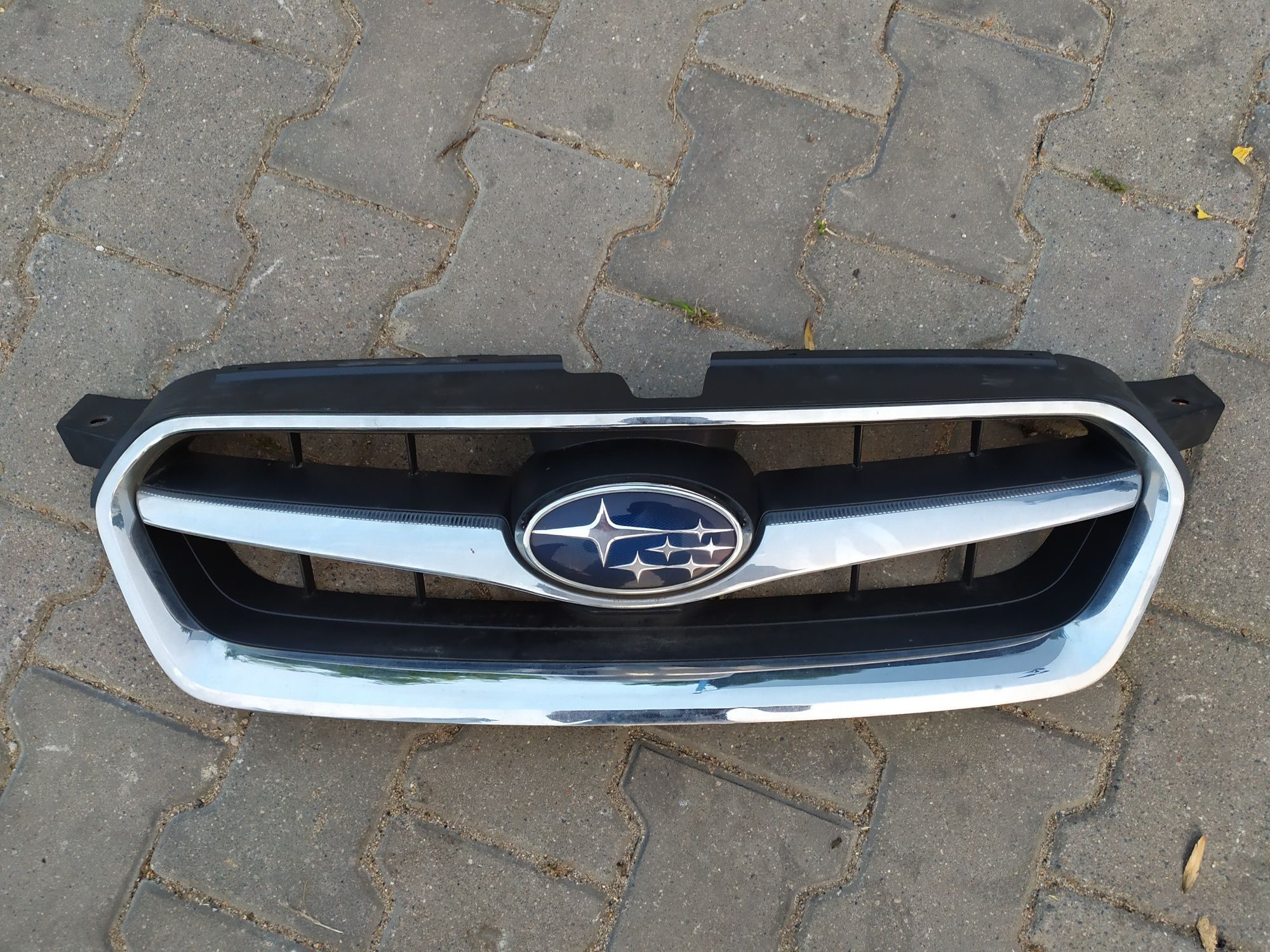 Subaru Legacy IV 06-09 lift stan bdb atrapa grill