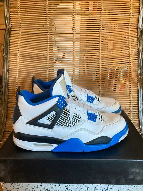 Jordan 4 Retro Motorsports R.43