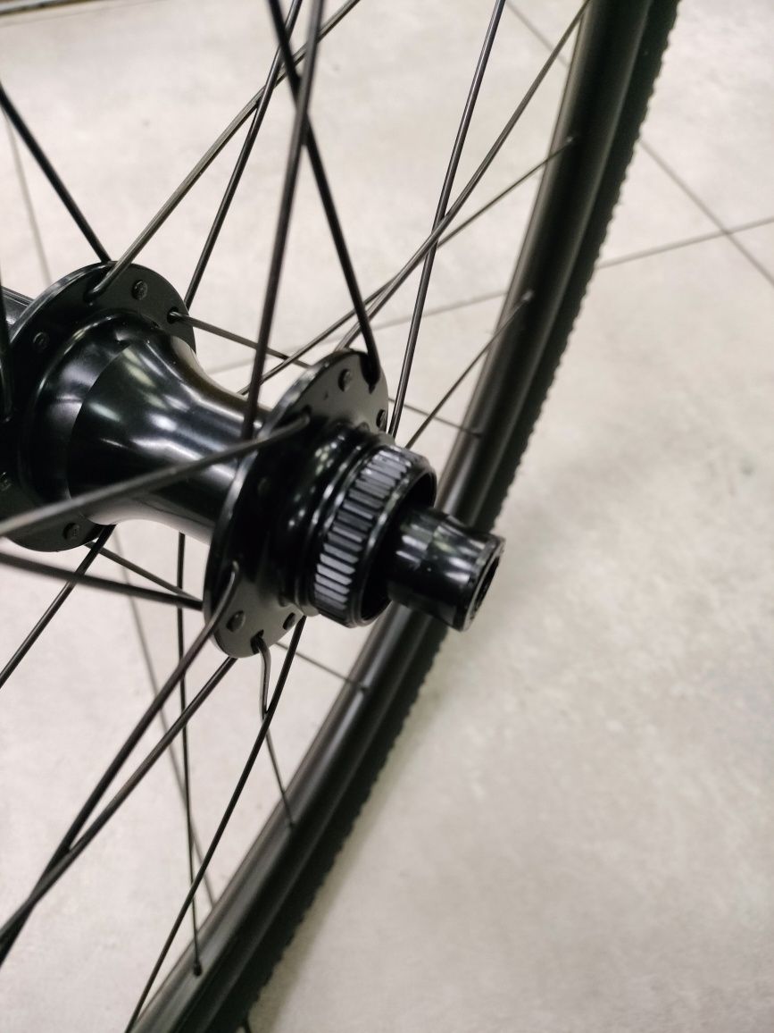 Koła Szosa/Gravel Bontrager Paradigm SL z Oponami Nowe