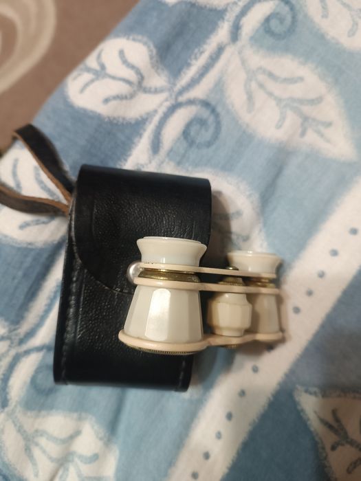 Бінокль театральний оперний