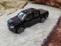Metalowe autko Volkswagen Amarok