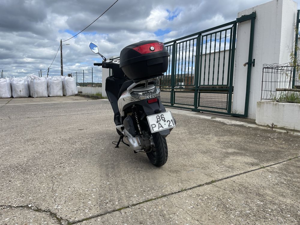 Scooter 125cc como nova