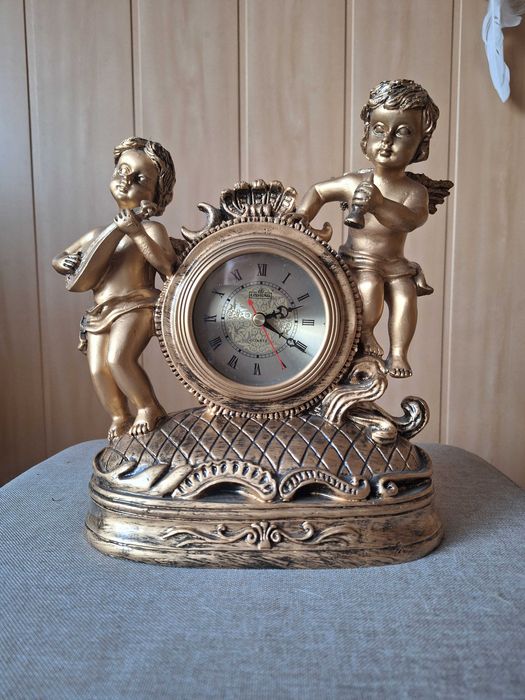 Ładny zegar kominkowy