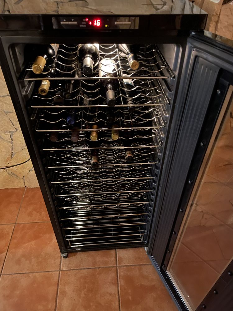 Cave de vinhos FRIGIDAIRE