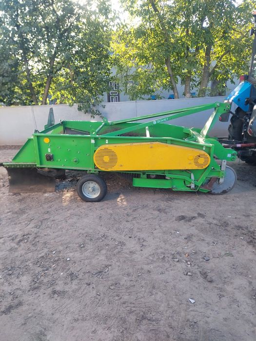 Дворядна картоплекопалка бомет