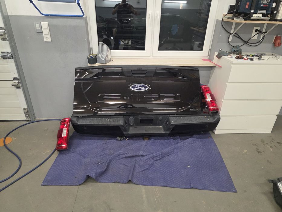 Ford F150 klapa lampy zdrzak
