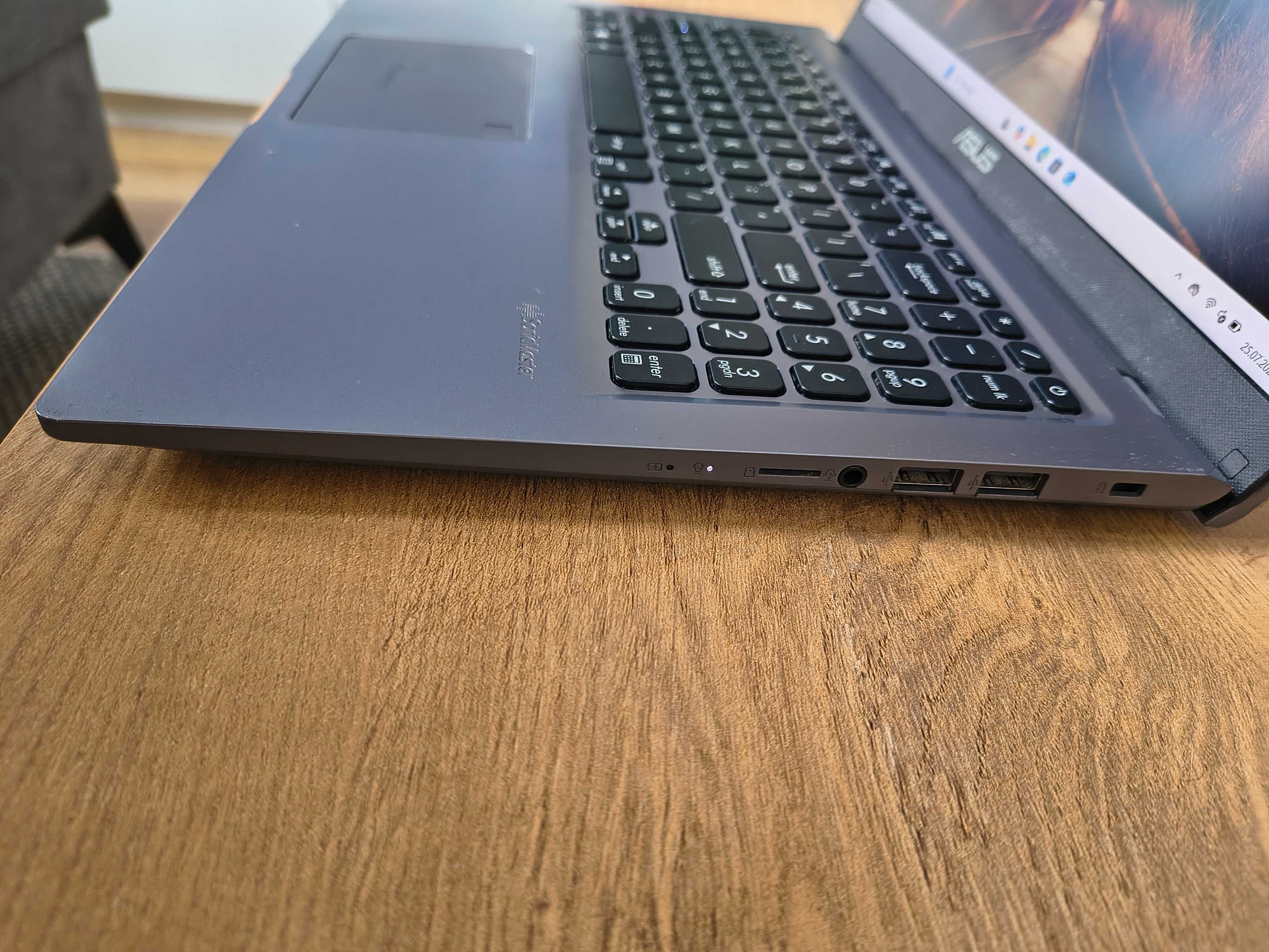 Asus x515FAC, Core i3 10th gen, 8gb DDR4, 512GB SSD, WINDOWS 11