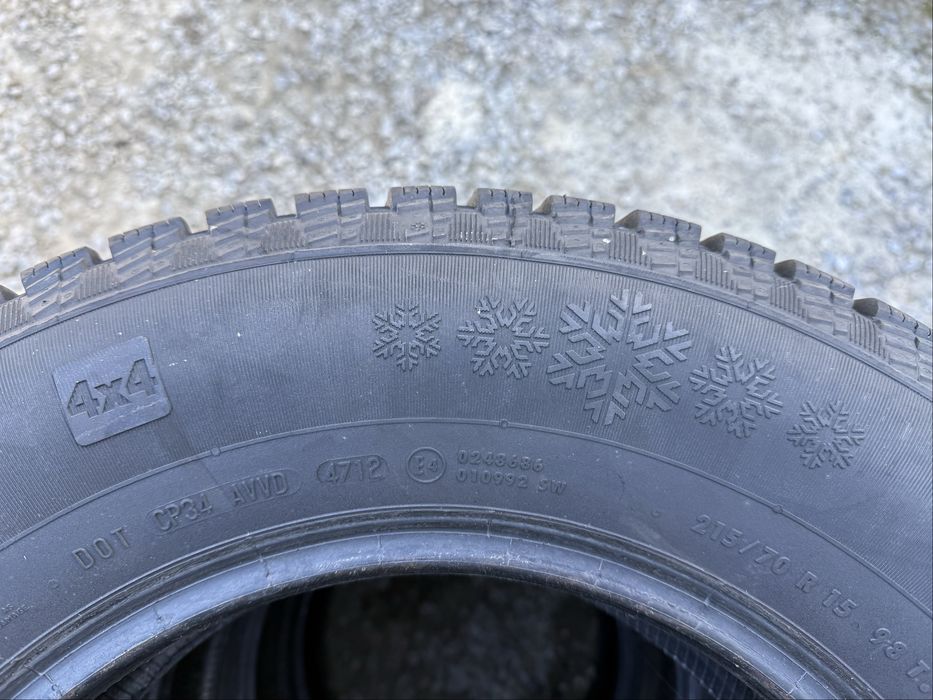 Зимова резина 215-70 р15 шип.