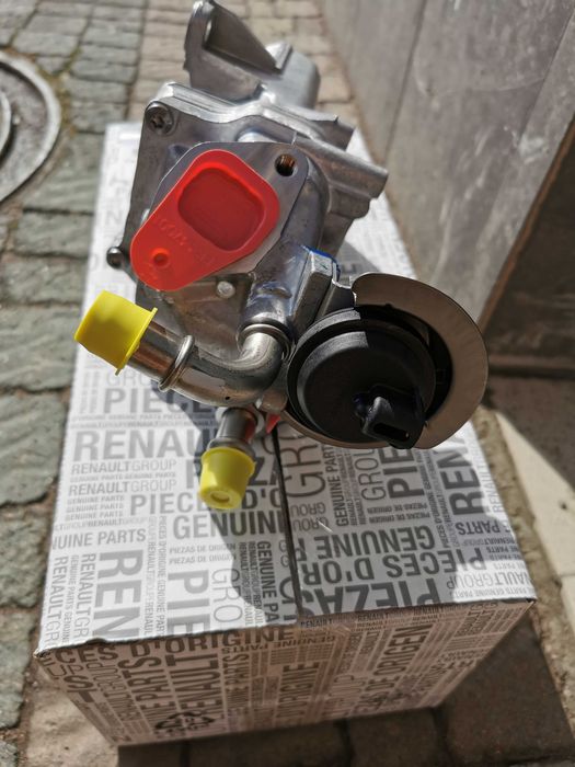 Охладитель отработаных газов с 2014  Renault Master EGR 147353981R
