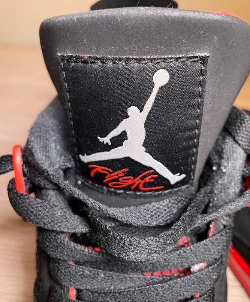 Jordan 4 retro thunder red R.41