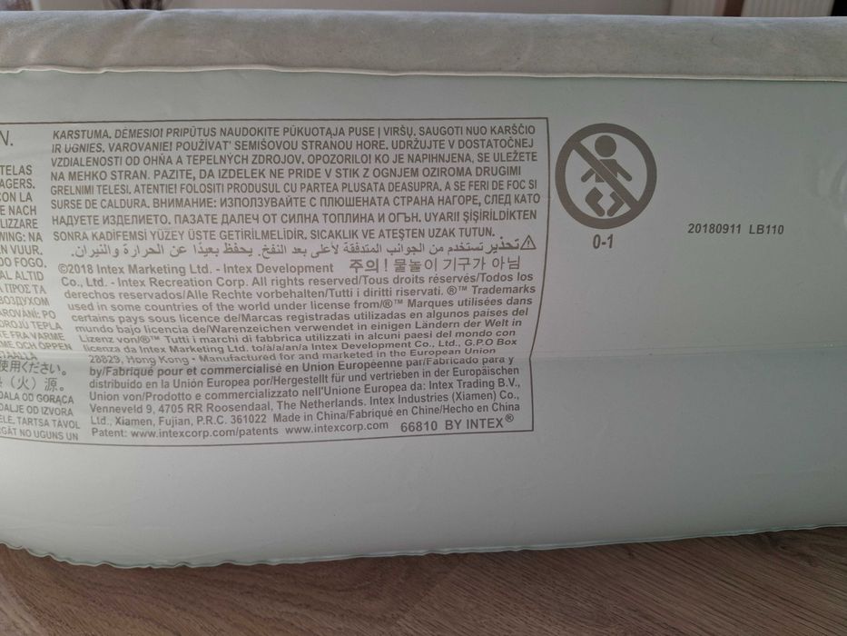 Materac dmuchany z bandami – łóżko turystyczne dla dziecka + pompka
