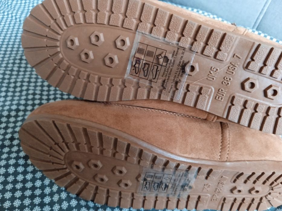 Nowe botki damskie w rozmiarze 38