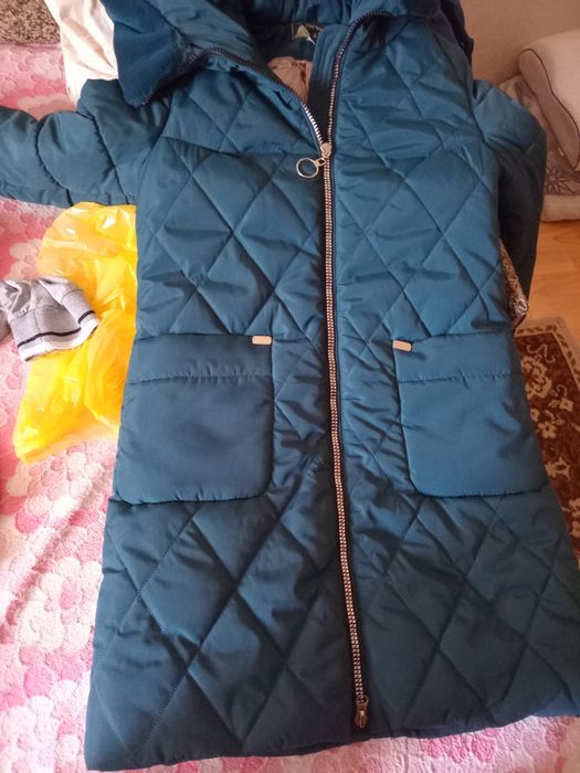 Продам зимову курточку.
