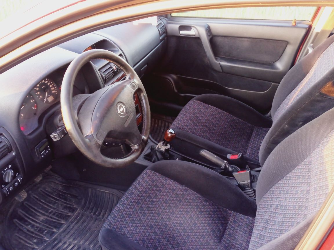Astra 2,0 16v 136 km. fuul Wyposażenie