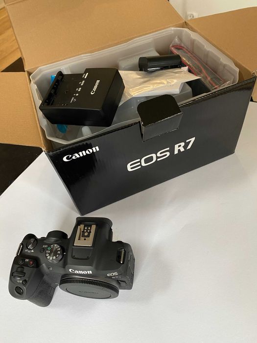 CANON EOS R7 - body