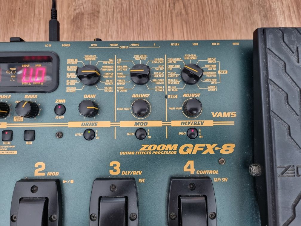 Zoom GFX-8 multiefekt gitarowy