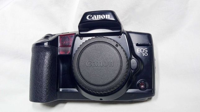 Пленочный фотоаппарат Canon EOS 10 EF от 1/4000 до 30 с