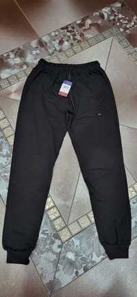 TH Tommy czarne spodnie dresowe bawełna męskie młodzieżowe logo XL