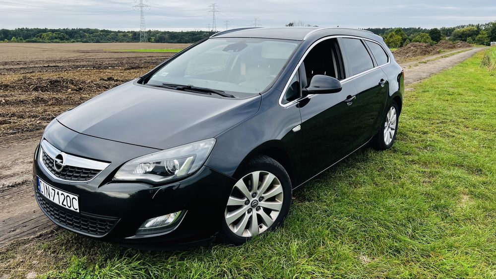 Opel Astra J 1.6 TURBO 180KM COSMO Polift Bi-xenon skretny, navi