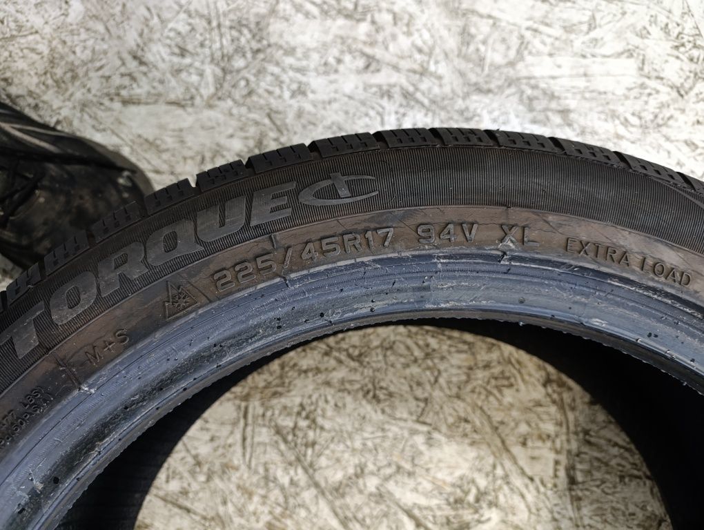 2 opony wielosezonowe Torque 225/45 17, 7.5mm bieżnika. Możliwy montaż