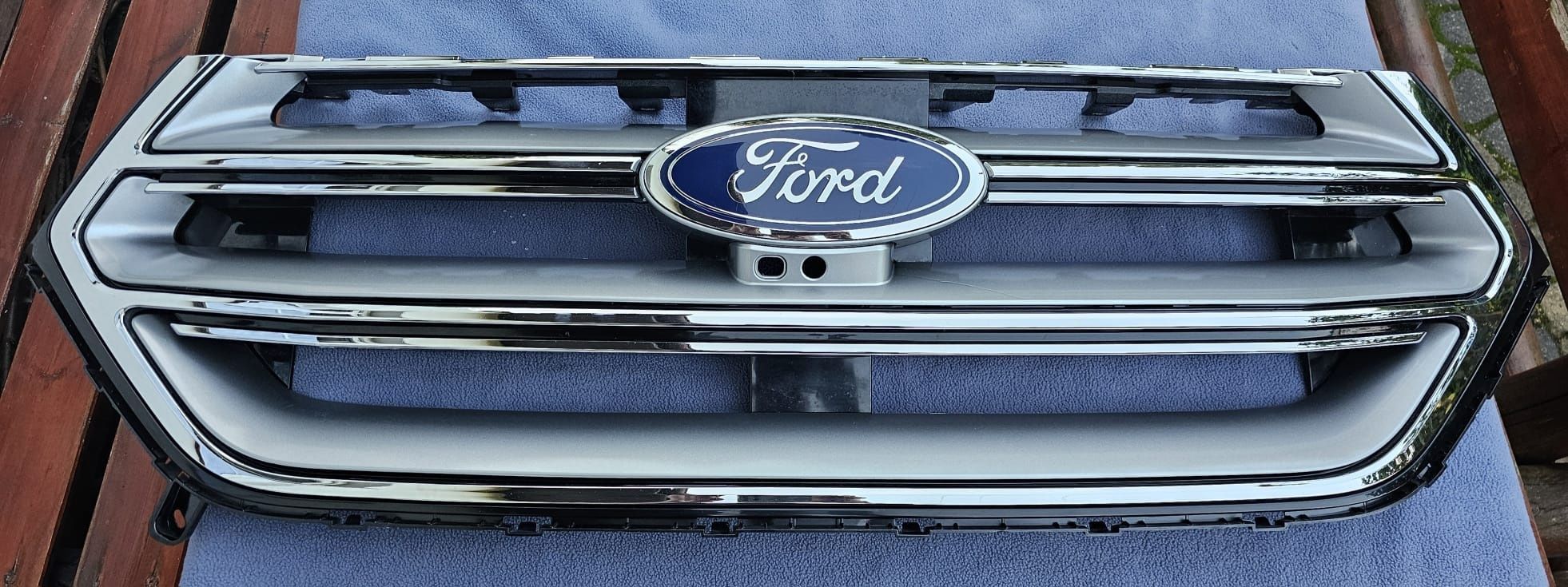 Ford Edge 2018 Atrapa Grilla Samochodowego