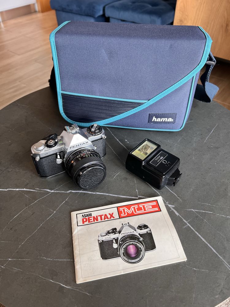 Aparat pentax  me z lampą blyskową