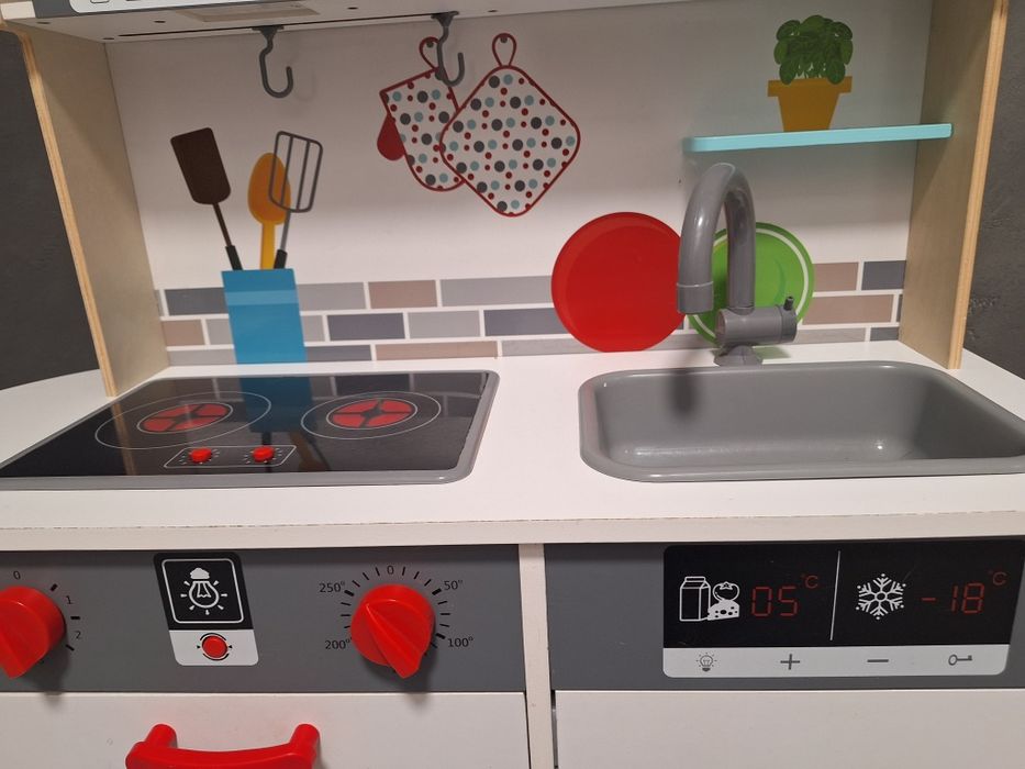 Drewniana kuchenka dla dzieci + akcesoria kuchenne